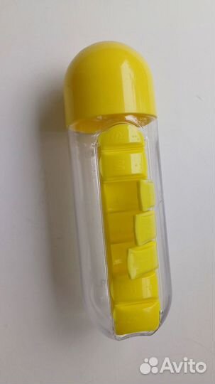 Бутылка для воды с отсеками для таблеток