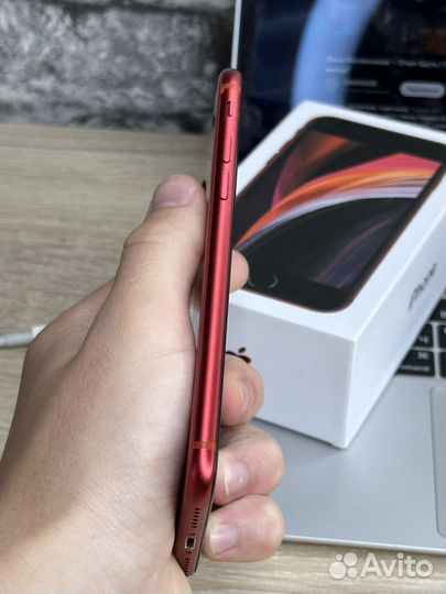 iPhone SE 2020 64gb красный