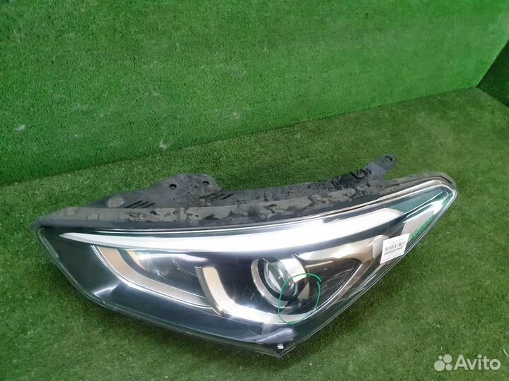 Фара левая Hyundai Santa Fe