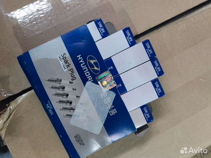 Hyundai-KIA 1885111060 Свеча зажигания Kia Quoris