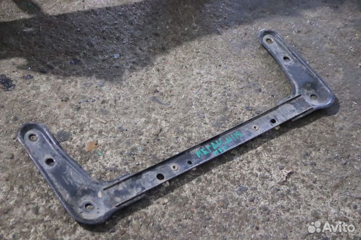 Балка поперечная на Рено Меган 2