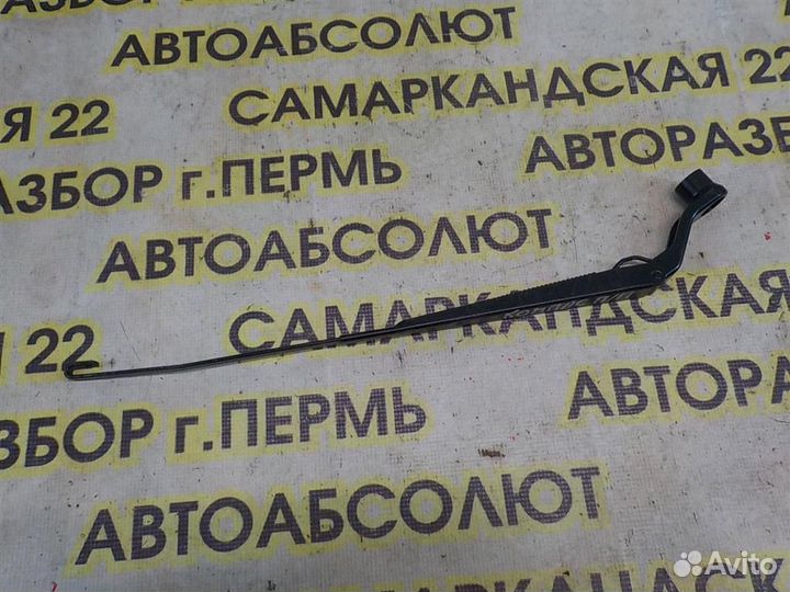 Поводок стеклоочистителя передний правый Jeep Com