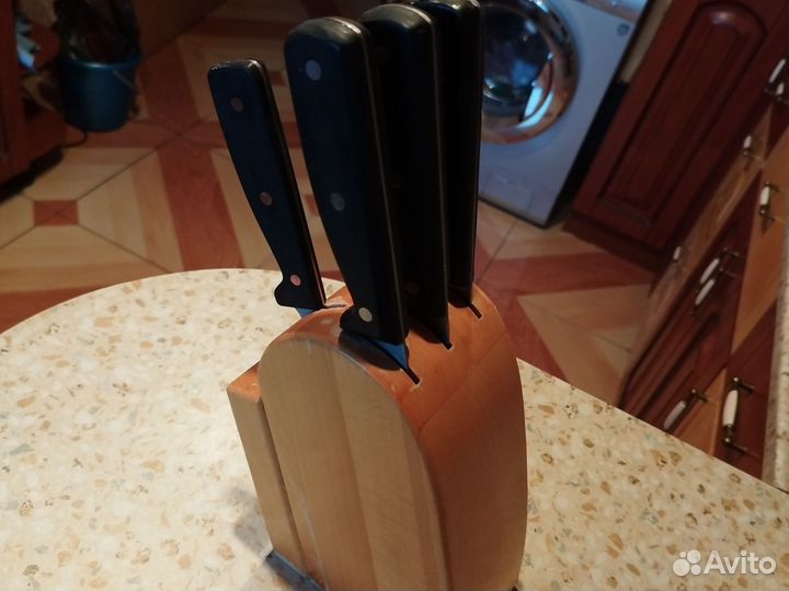 Кухонные ножи с подставкой