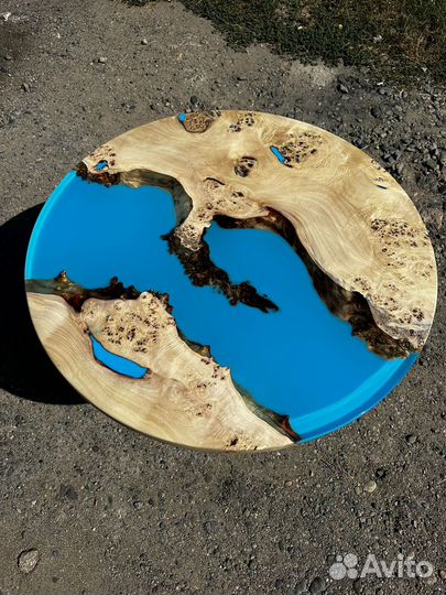 Стол из эпоксидной смолы 90 см