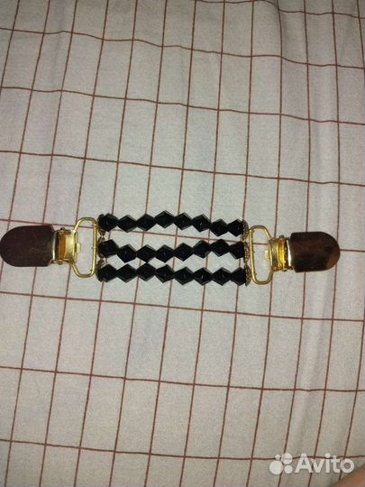 Заколка для кофты