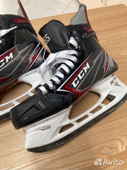 Коньки ccm jetspeed ft2 (9.5D) стаканы tuuk