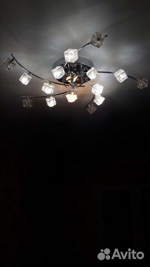 Продаётся люстра