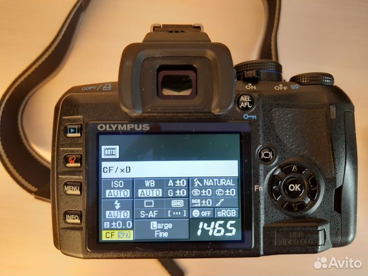 Зеркалка Olympus e420 + два объектива