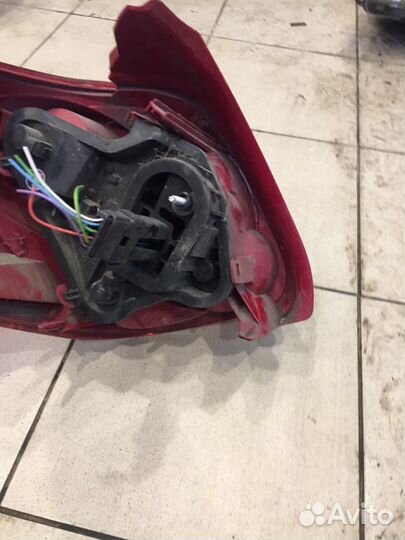 Фонарь задний правый Peugeot 207 1