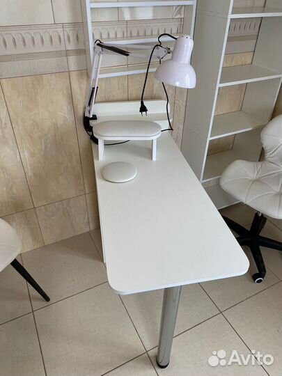 Маникюрный стол бу