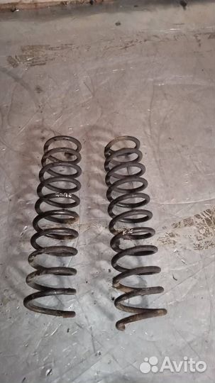 Пружина подвески Mitsubishi Carisma рест. 2001