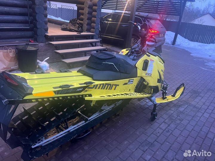 Снегоход BRP skidoo summit