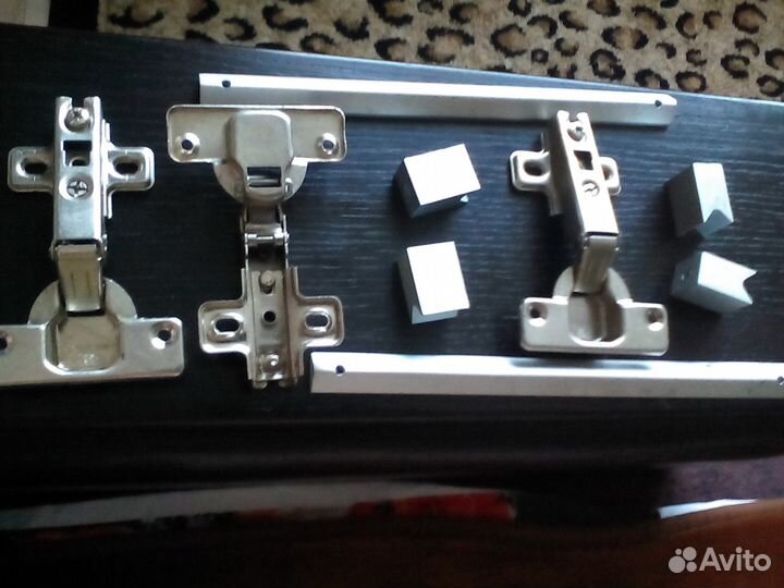 Продаю мебельную фурнитуру