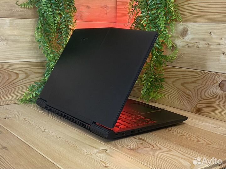 Топовый игровой ноутбук Lenovo i5/SSD/8gb/4gb виде