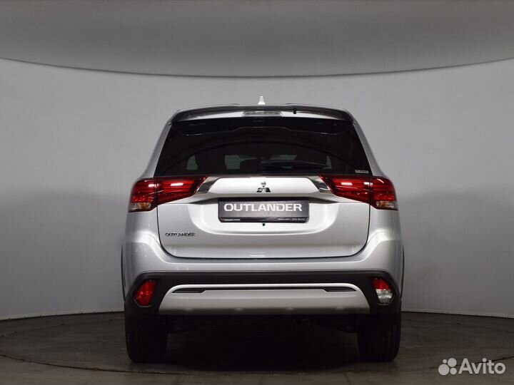 Mitsubishi Outlander 2.0 CVT, 2022