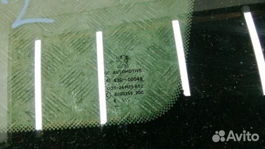 Стекло кузова боковое заднее правое peugeot 308 1