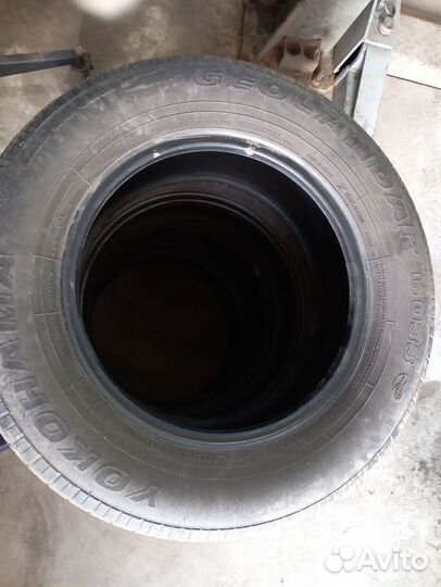 Yokohama Geolandar G033 215/70 R16