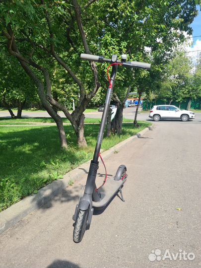 Продам Электросамокат Xiaomi mijia m365