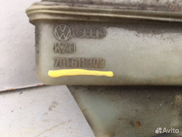 Бачок главного тормозного цилиндра Volkswagen Tran