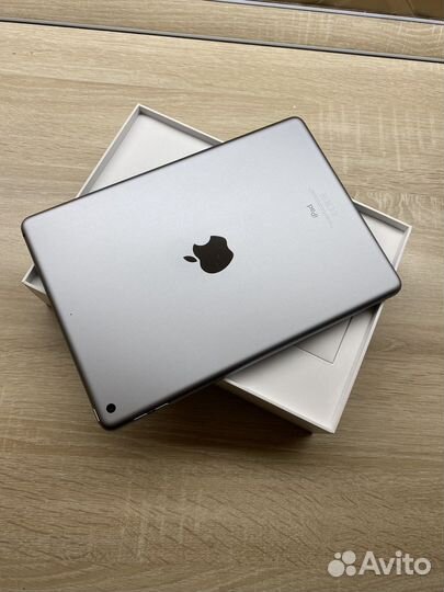 Продаю iPad (6th Generation) Wi-Fi