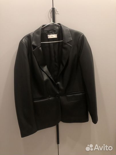 Кожаный пиджак женский