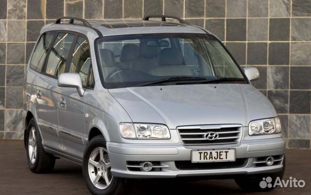 Лобовое стекло Hyundai Trajet