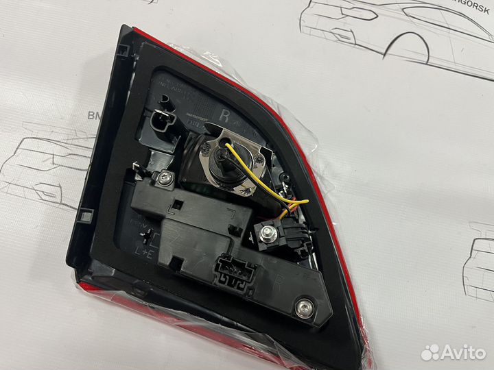 Правый фонарь Mercedes ML w166 крышки багажника