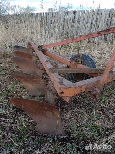 Плуг 5 корпусной