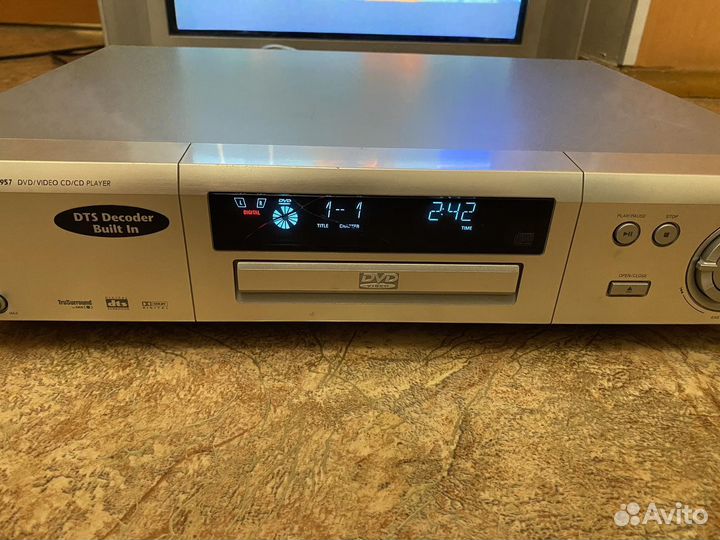 DVD плеер Philips с дисками