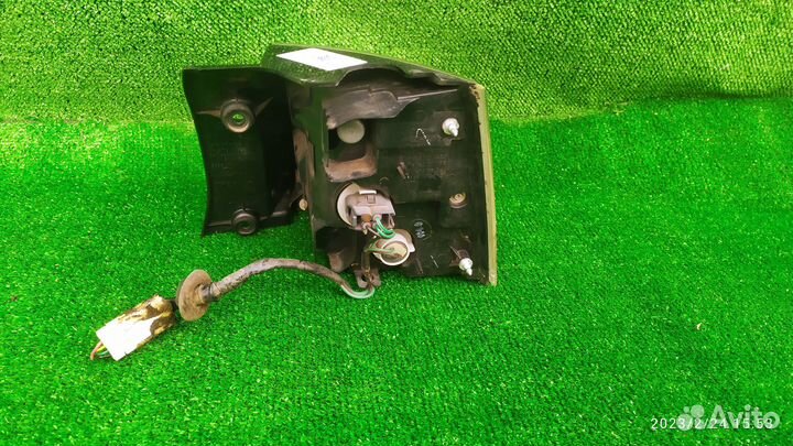 Фонарь задний левый mitsubishi outlander xl