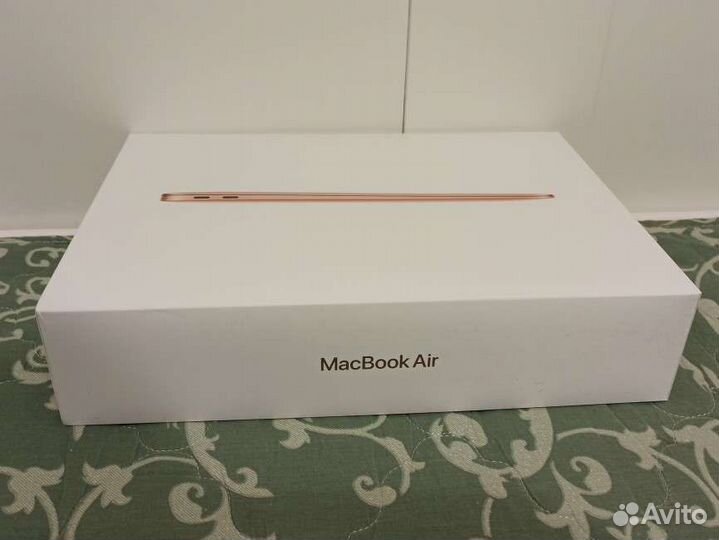 Коробка от MacBook Air