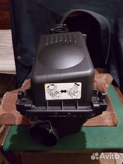 Корпус воздушного фильтра toyota авенсис