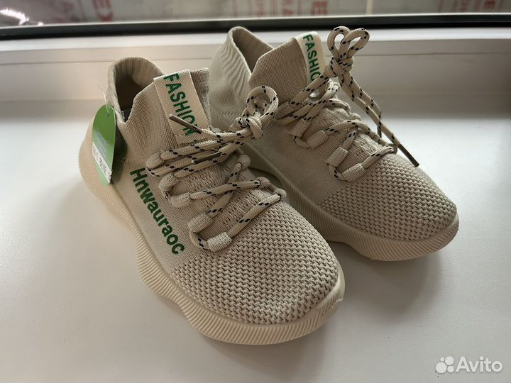Кроссовки детские