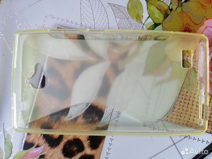 Чехол на телефон