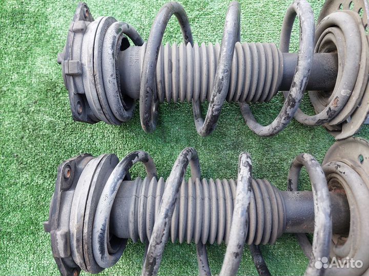 Стойки передние Nissan Qashqai J10