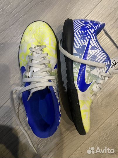 Футбольные бутсы, сороконожки Nike