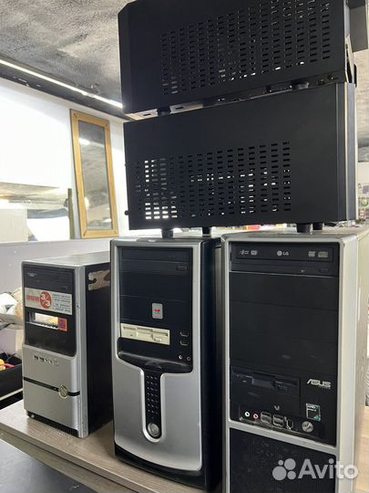 Корпусы компьютерные 8 шт