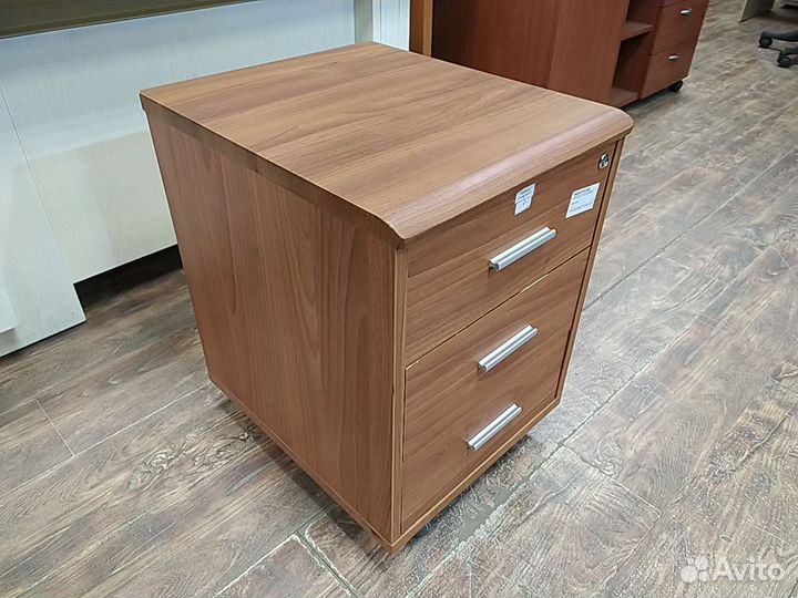 Тумба подкатная 3 ящ. б/у 44х52х60 09338-орх