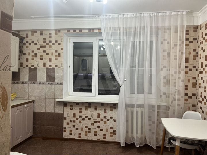 2-к. квартира, 67 м², 3/10 эт.