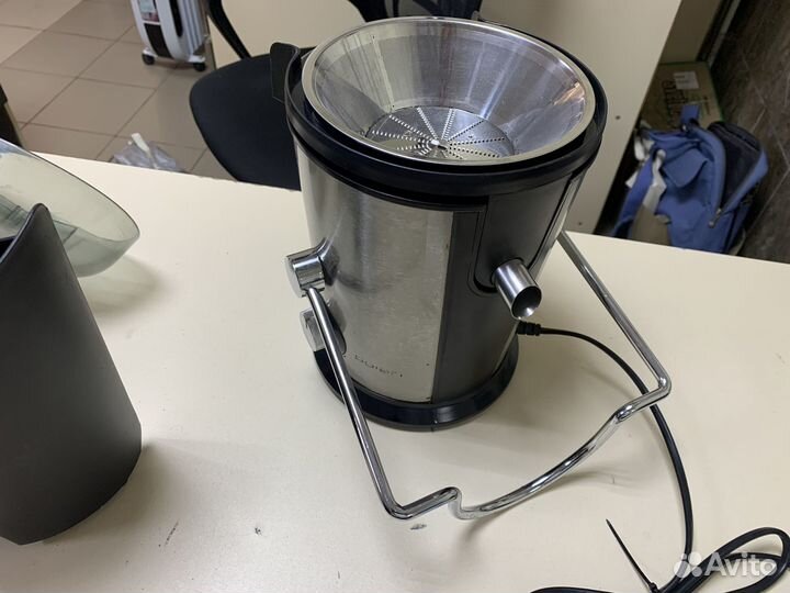 Центробежная соковыжималка Polaris PEA 1019AL