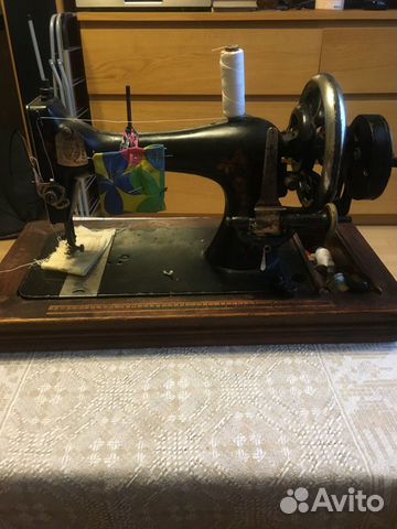 Машинка швейная немецкая (более 100 лет ей)