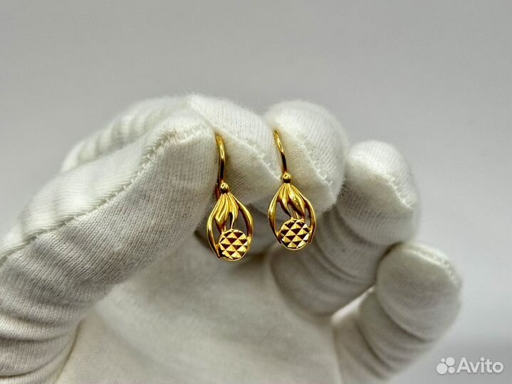 Золотые серьги