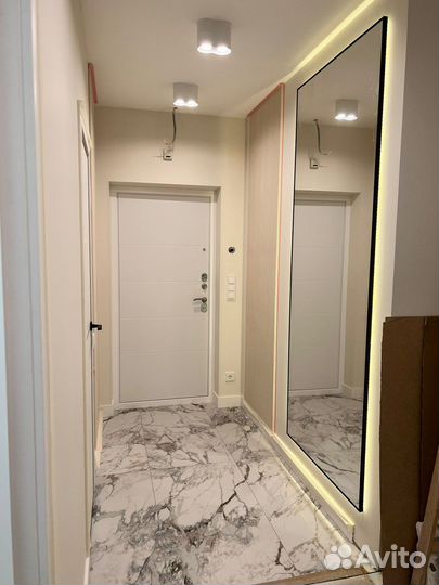 Зеркало настенное напольное в черной раме лофт