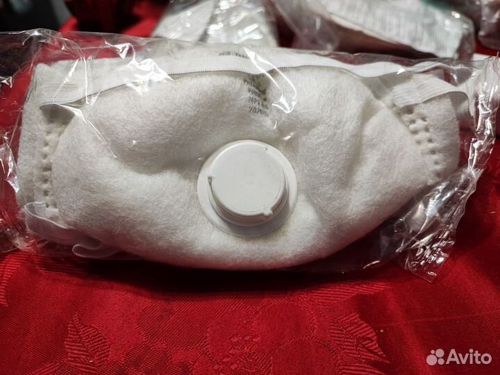 Медицинская маска респиратор с клапаном