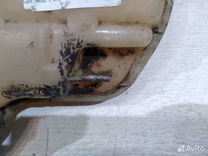 Бачок расширительный передний Skoda Superb 1