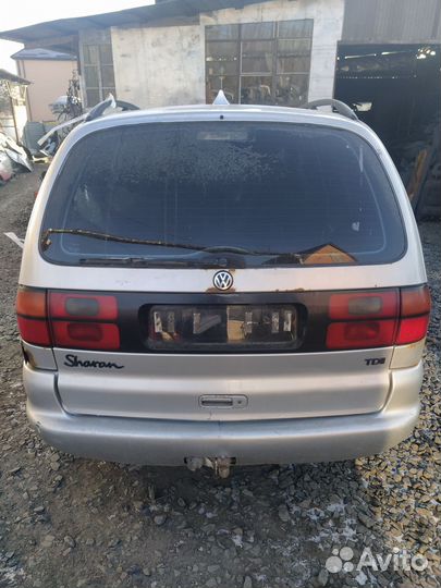 Крышка багажника Volkswagen Sharan 1997г