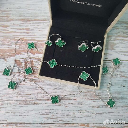 Украшения в стиле Van Cleef