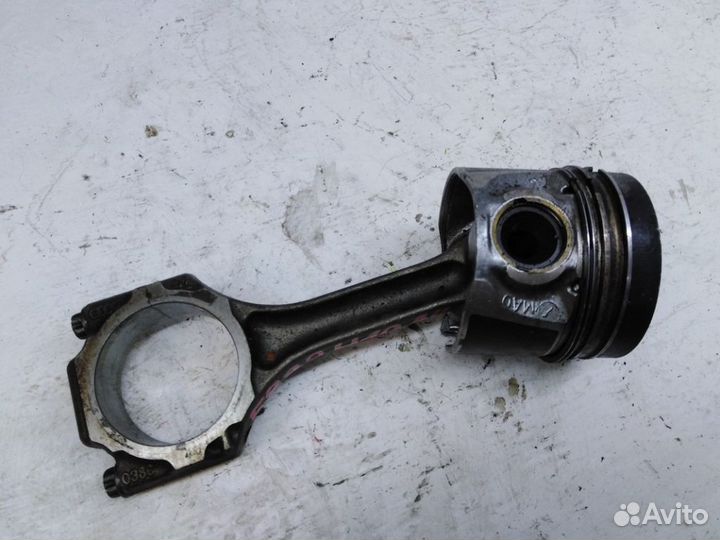 Поршень с шатуном Ауди Bora A4