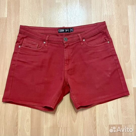 Шорты Reserved. Sisley. fsbn