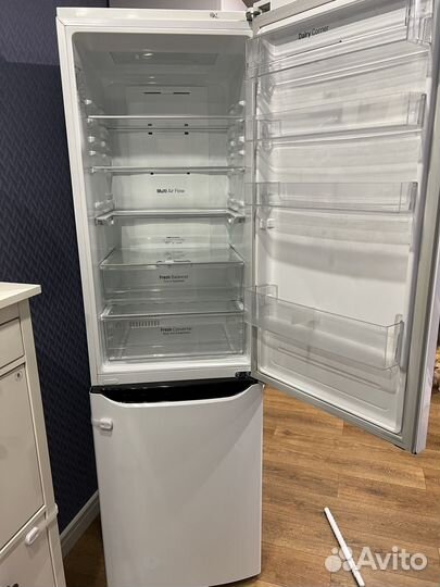 Холодильник LG под ремонт